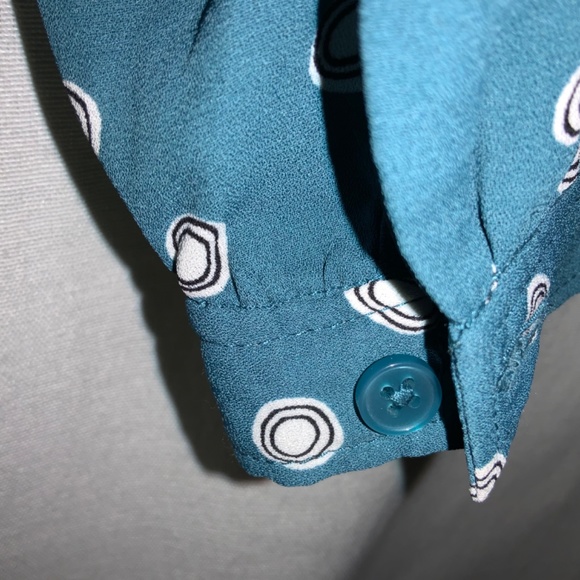 Loft petite blouse Sz XXSP long sleeve button cuff open pleat neckline - Picture 4 of 6